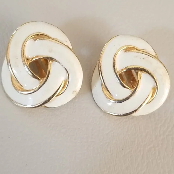 Vintage 12 Piece Jewelry Lot Necklaces Earrings Trifari LC - Picture 4 of 16